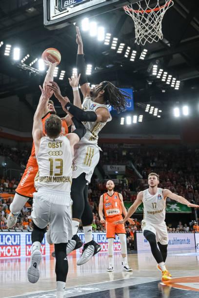 力的发球与 力的发球与