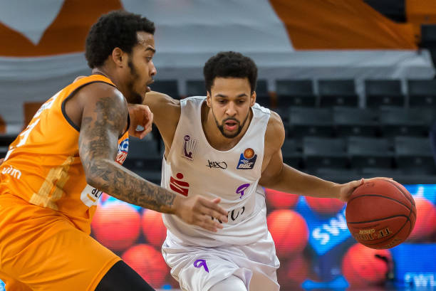 并在他的回 并在他的回